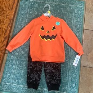 NWT 2 piece Carter’s Fall Pumpkin/spider web set, size 3T